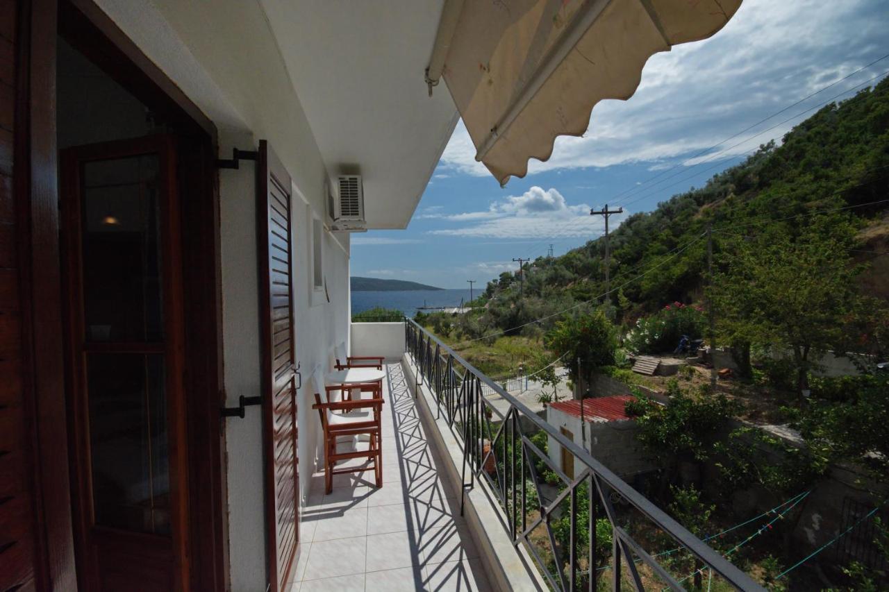Nikis Rooms Kalamakia Exterior foto