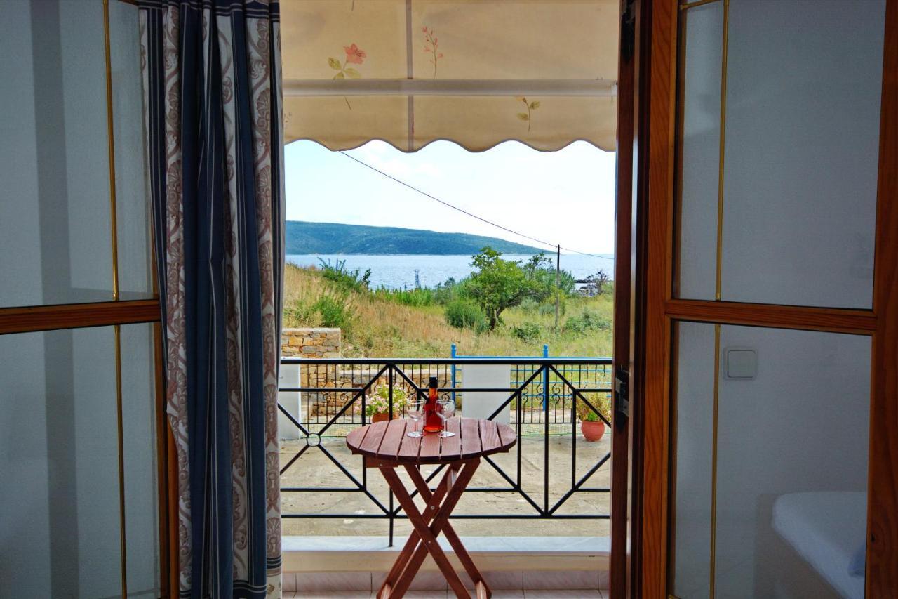Nikis Rooms Kalamakia Exterior foto